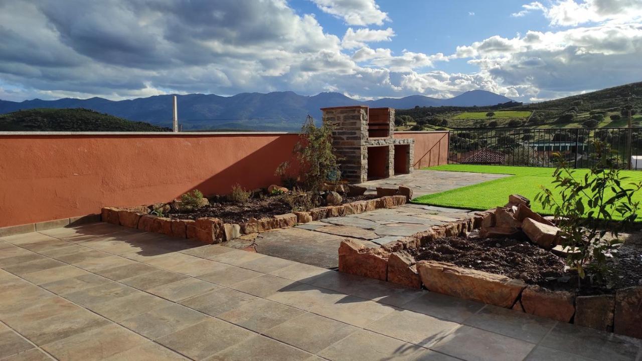 Casa Rural La Colmena Del Geoparque Navatrasierra Dış mekan fotoğraf