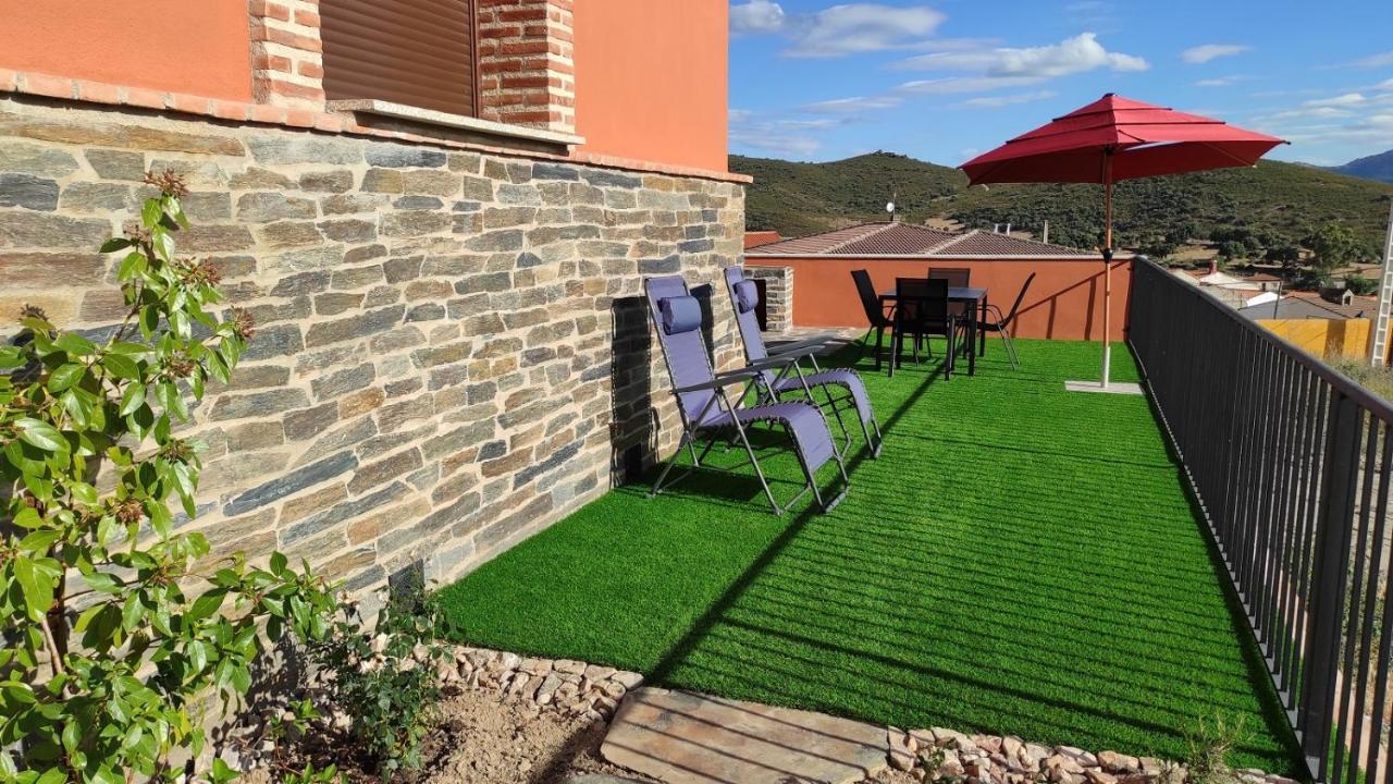 Casa Rural La Colmena Del Geoparque Navatrasierra Dış mekan fotoğraf