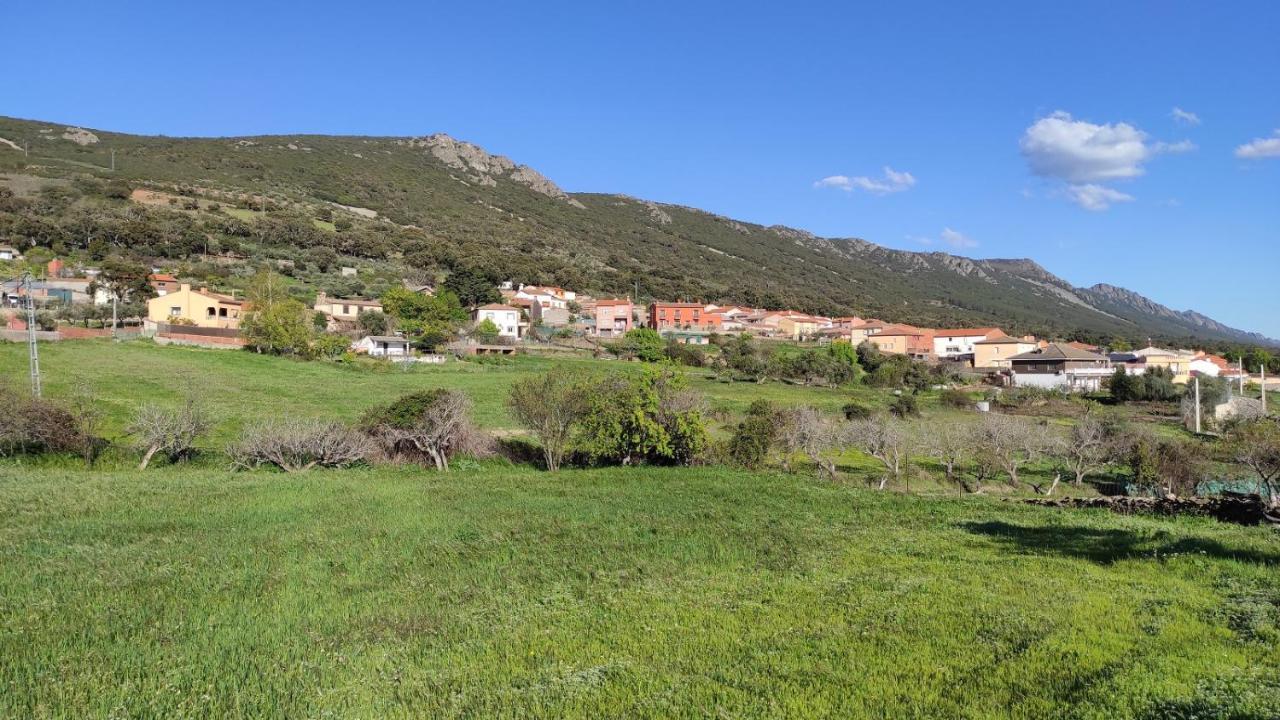 Casa Rural La Colmena Del Geoparque Navatrasierra Dış mekan fotoğraf