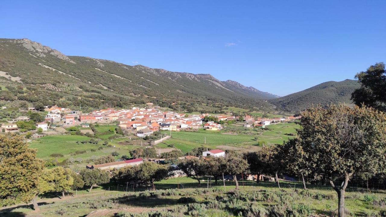Casa Rural La Colmena Del Geoparque Navatrasierra Dış mekan fotoğraf