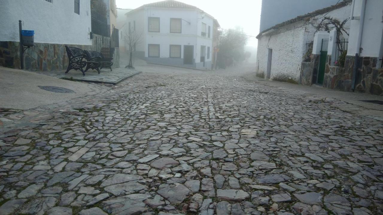 Casa Rural La Colmena Del Geoparque Navatrasierra Dış mekan fotoğraf